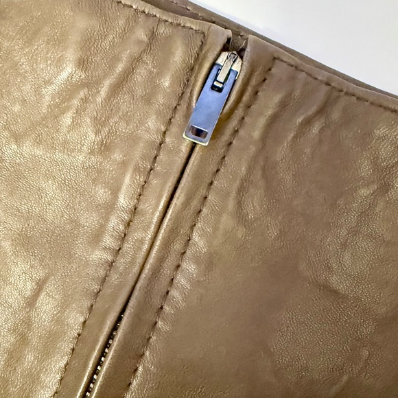 BNWT 100% LEATHER BODYCON MINI SKIRT ZARA SIZE XS - Picture 4 of 8